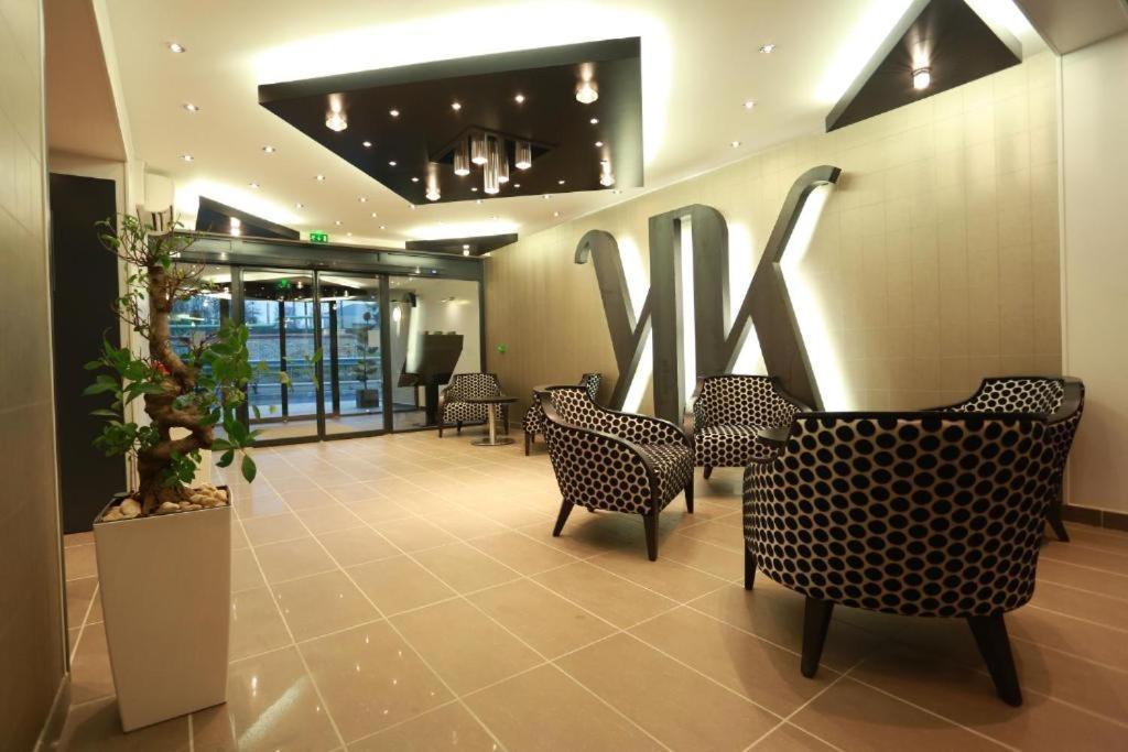 Les Suites - Konine 4 - Hotel & Bar & Restaurant Montceau-les-Mines Zewnętrze zdjęcie
