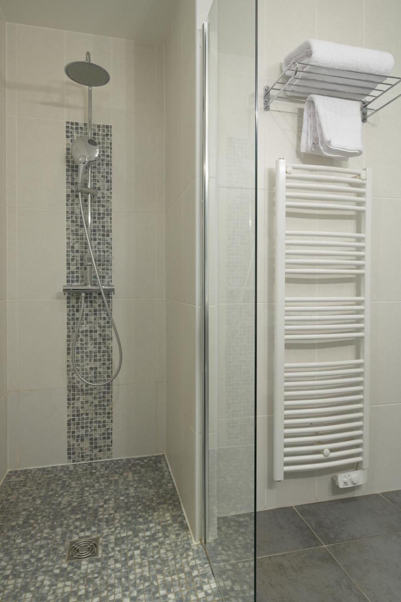 Les Suites - Konine 4 - Hotel & Bar & Restaurant Montceau-les-Mines Zewnętrze zdjęcie
