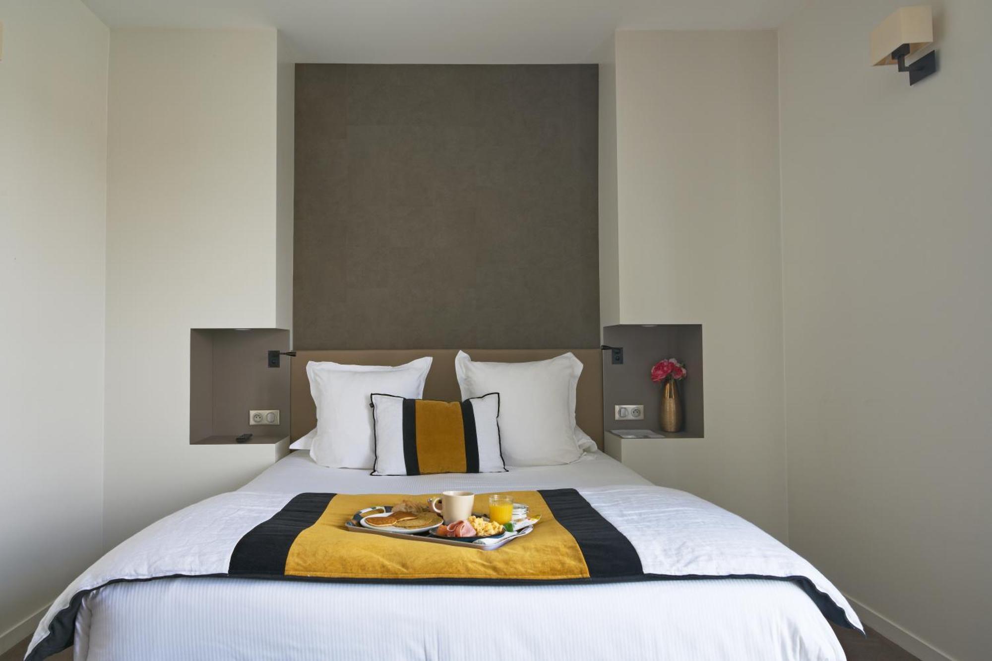 Les Suites - Konine 4 - Hotel & Bar & Restaurant Montceau-les-Mines Zewnętrze zdjęcie